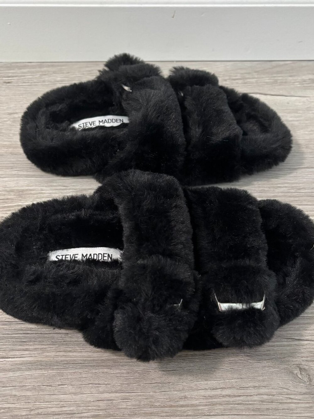 Steve Madden Black Faux Fur Staycation Slippers 6M New!